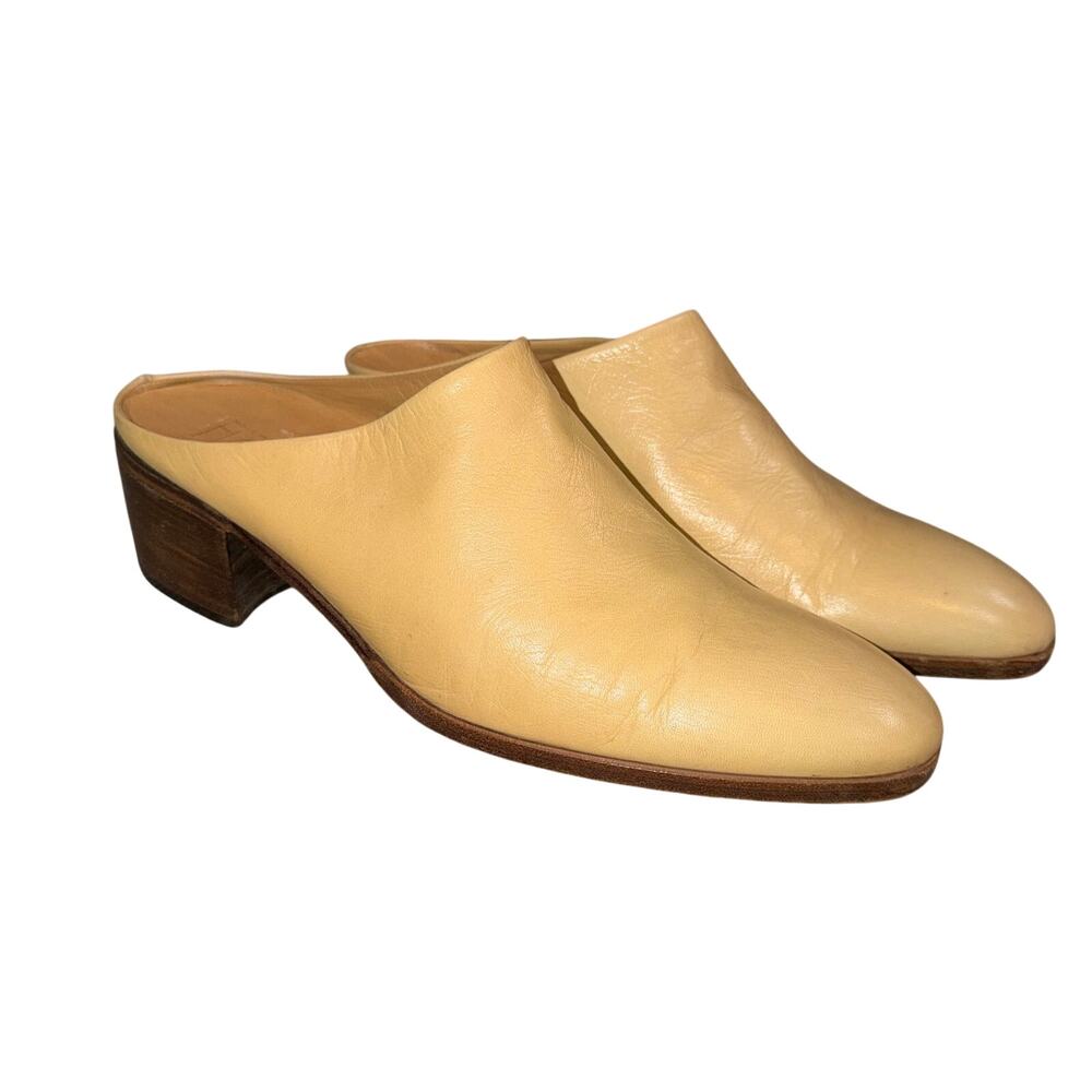 Vintage Haberdashery Made in Italy Leather Mules Clogs Butter Yellow Size 7.5